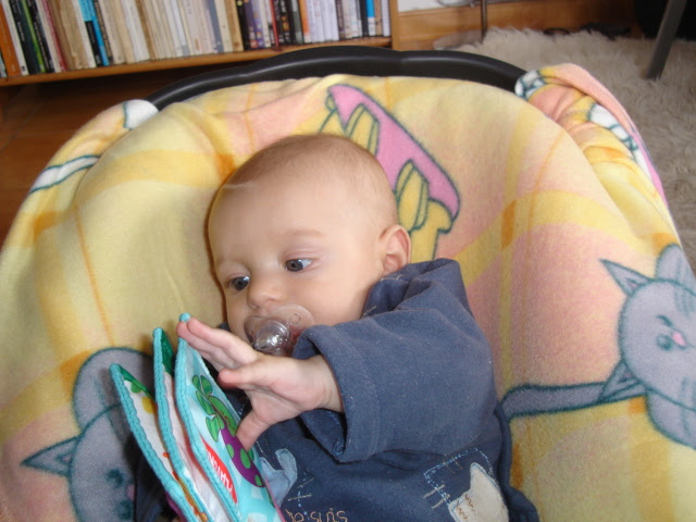 Uno de mis hijos leyendo
